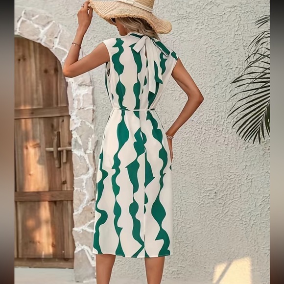 Wave Print Tie Back Dress, Vacation Sleeveless High Neck Midi Dress, - Picture 4 of 4
